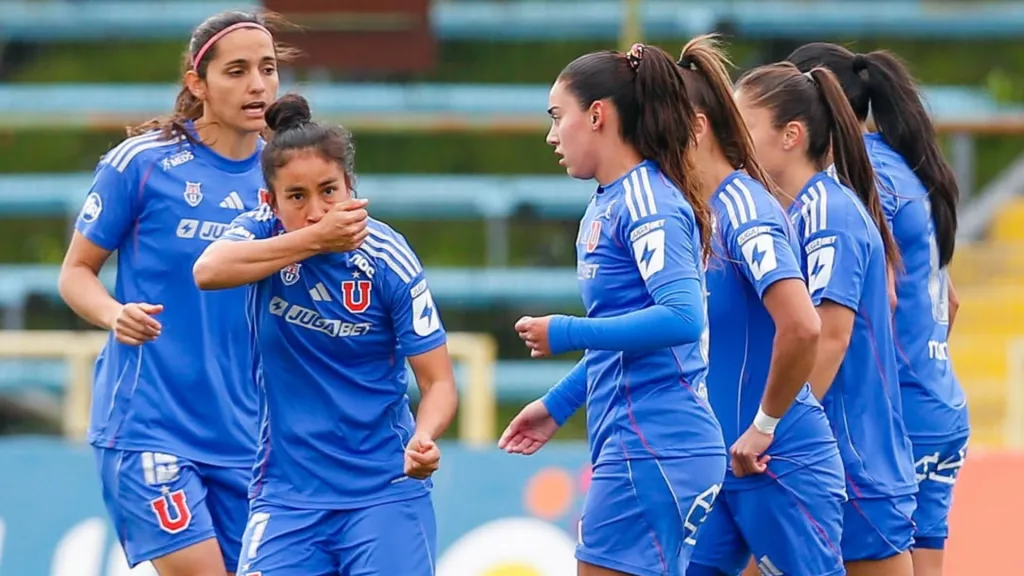 Rebeca Fernández expresó su preocupación por el viaje de Universidad de Chile a Argentina.