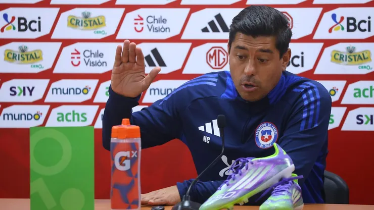 Nicolás Córdova golpea la mesa en la Selección Chilena