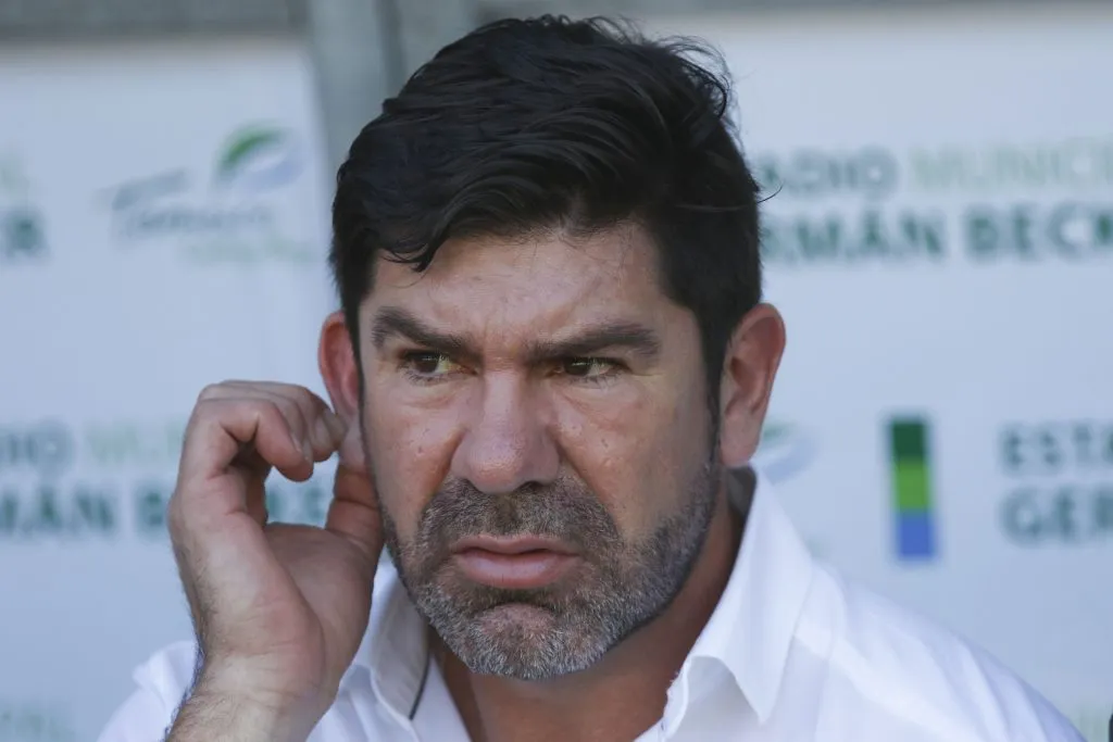 Marcelo Salas estaba en una zona que no le correspondía en el partido de Deportes Temuco ante Deportes Copiapó e insultó al cuarto árbitro. (Foto: Photosport)