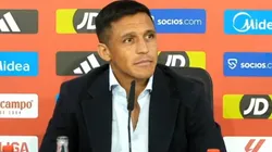 Alexis Sánchez en plena presentación oficial en Sevilla.