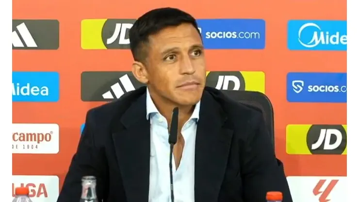 Alexis Sánchez en plena presentación oficial en Sevilla.