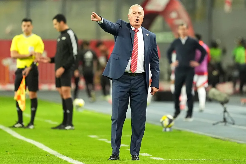 Gustavo Alfaro cerró de gran manera las Eliminatorias con Paraguay. (Foto: Getty)