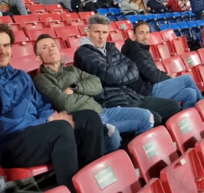 Fernando “Tano” Ortíz viendo el partido de La Roja | FOTO: ADN Deportes