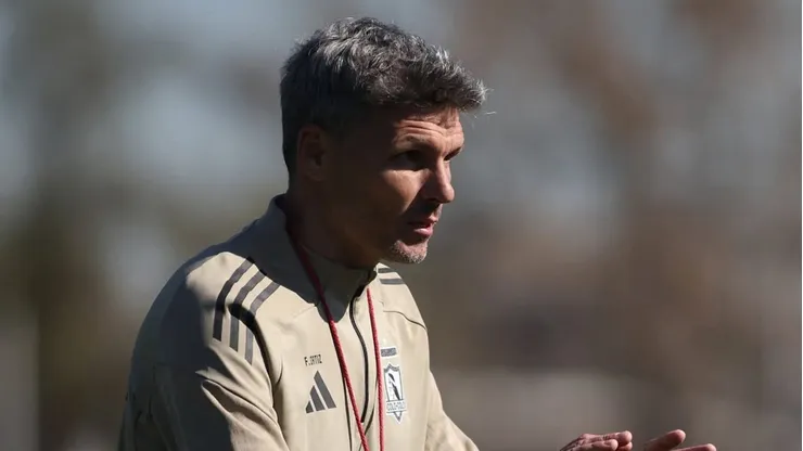 Fernando Ortiz alista el equipo en Colo Colo para la Supercopa. (Foto: @colocolooficial)