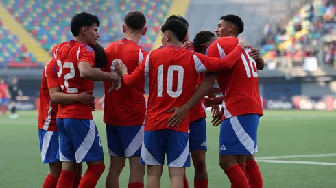 El futbolista comienza a dar sus primeros pasos en la Selección Chilena Adulta.