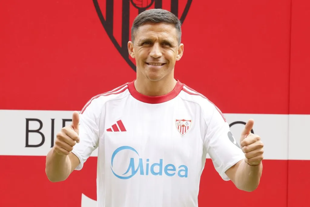 Alexis Sánchez vuelve a llenarse de elogios en España (Foto: EFE/Jose Manuel Vidal)