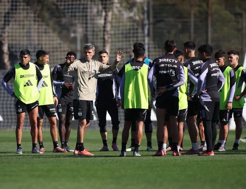 Fernando Ortiz alista su debut al mando de Colo Colo. (Foto: @colocolooficial)