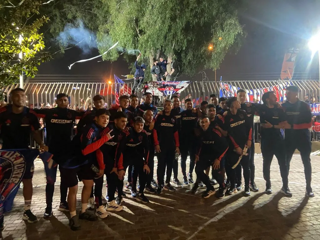 El plantel de Universidad de Chile vivió su banderazo en el hotel de concentración (La Magia Azul).