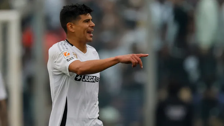 Esteban Pavez le entregó un consejo a sus compañeros. (Foto: Photosport)
