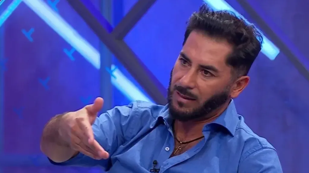 Johnny Herrera cuestionó duramente el arbitraje en la revancha entre Universidad de Chile y Lanús. (Reproducción TNT Sports)