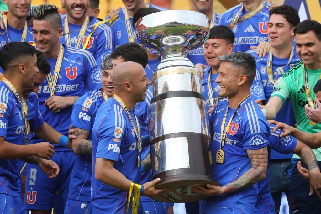 Aránguiz habló tras el título azul | Foto: Photosport