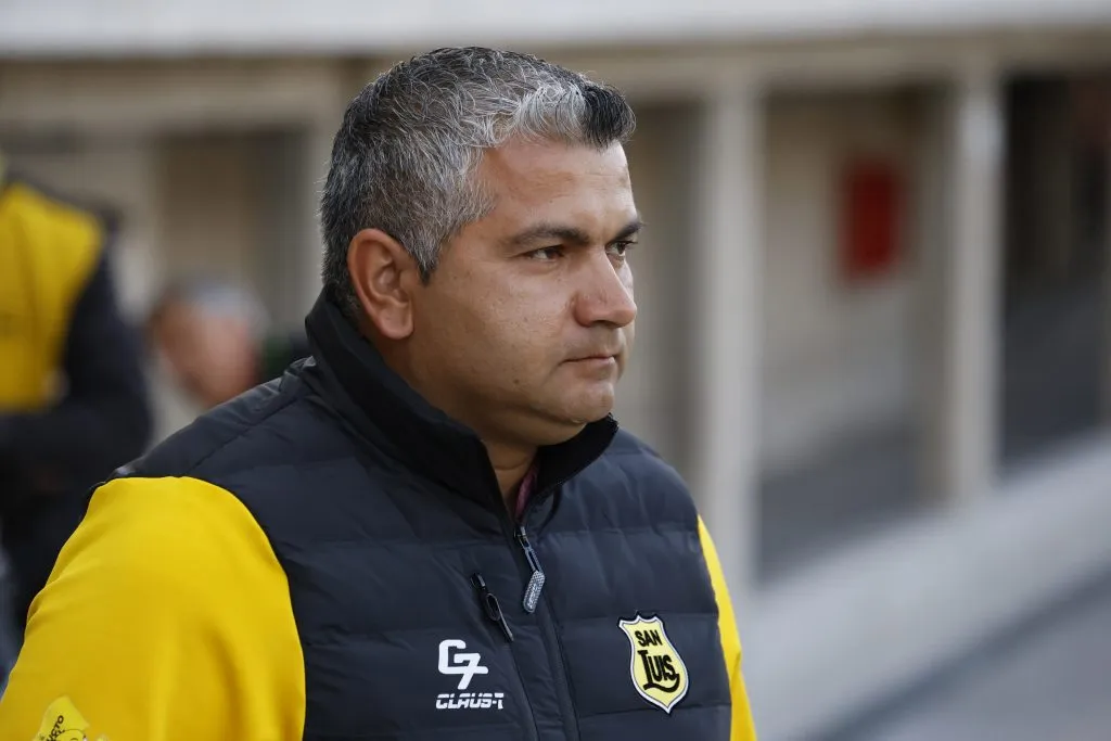 Damián Muñoz viene de dirigir a San Luis. (Foto: Photosport)