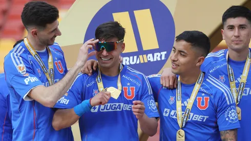 Eguiluz vuelto loco con jugador azul.