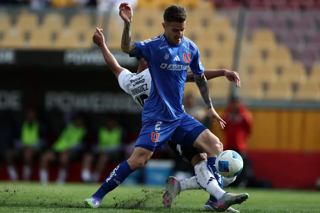Calderón feliz tras el título con la U | Foto: Photosport