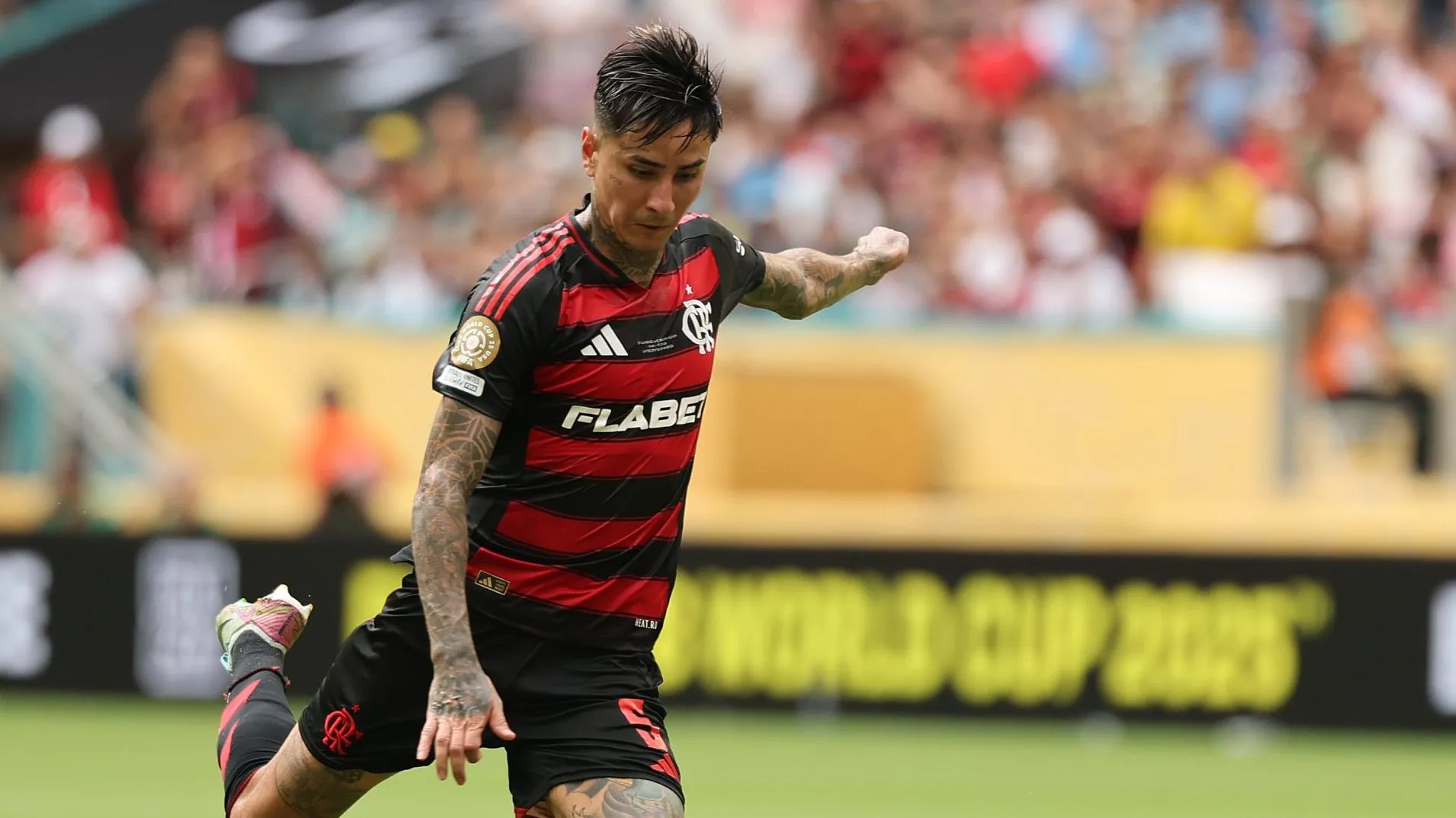 Erick Pulgar va por un importante récord  esta tarde en Copa Libertadores (Photo by Michael Reaves/Getty Images)