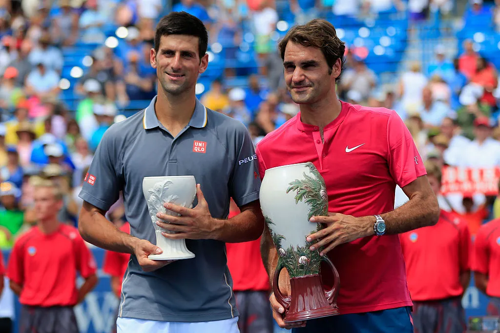 En 50 enfrentamientos, Novak Djokovic lidera el historia 27-23 ante Roger Federer (Getty Images).