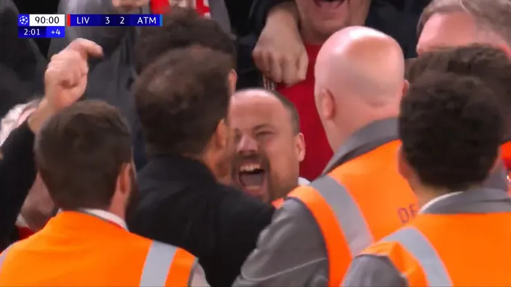 Diego Simeone se descontrola en partido del Atlético de Madrid ante Liverpool. (Foto: ESPN)