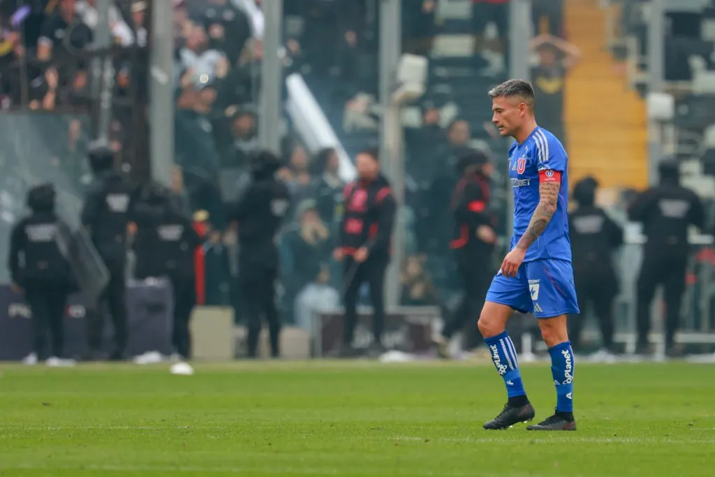 Charles Aránguiz sigue sumando hitos en la U | Foto: Javier Vergara/Photosport