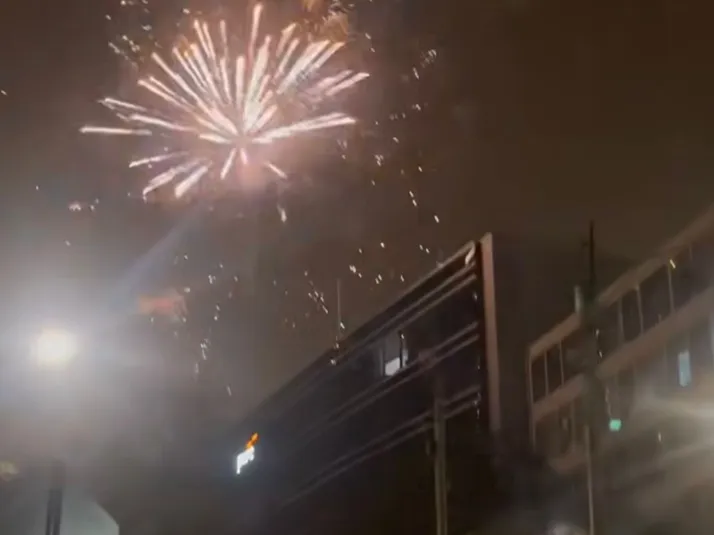 Fuegos de artificio en Lima igual que en Buenos Aires