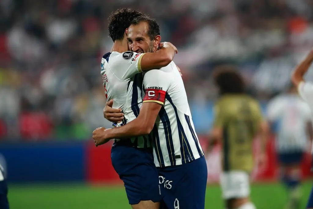 Hostigaron a la U en Perú. | Foto: Photosport