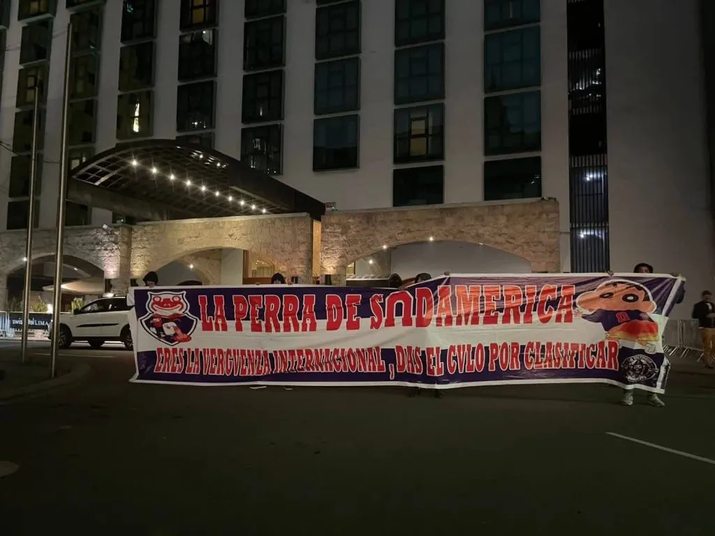 Este es uno de los lienzos que genera el malestar en la U | FOTO: Redes Sociales