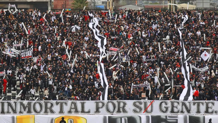 Los hinchas de Colo Colo le piden a Alianza Lima derrotar a la U