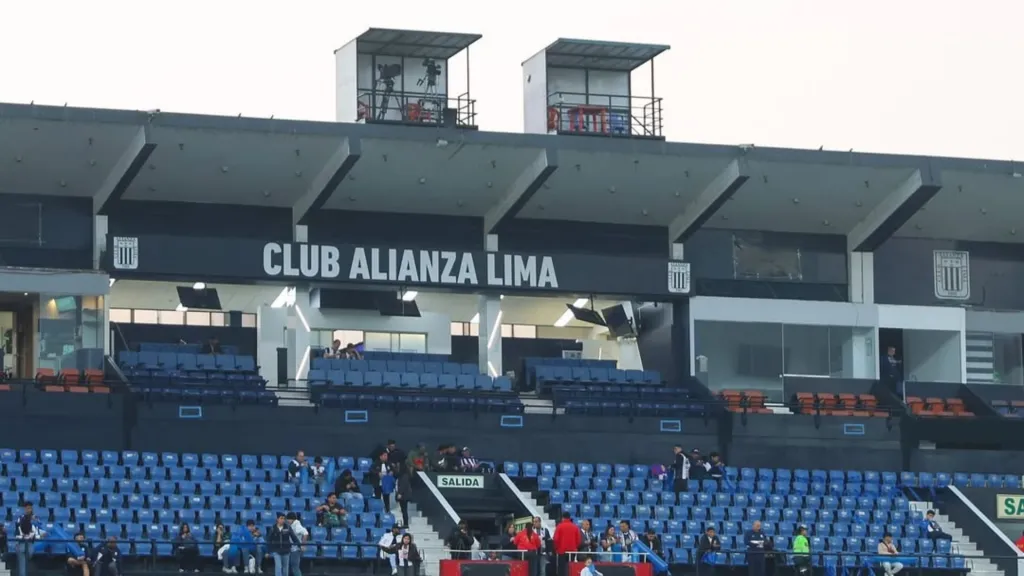 Los periodistas nacionales sufrieron con la visita de Universidad de Chile a Alianza Lima. (Créditos: Comunicaciones UCH)