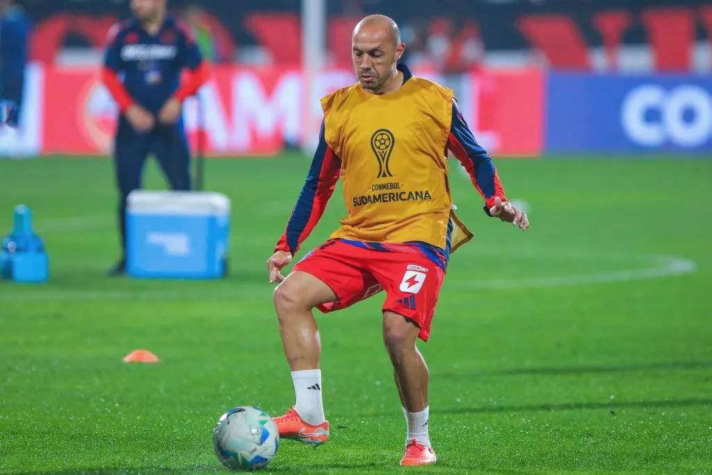 Marcelo Díaz fue criticado en el primer tiempo entre Universidad de Chile y Alianza Lima.