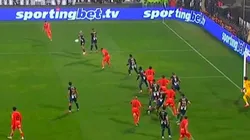 Acusan posible penal para la U no cobrado frente a Alianza Lima.