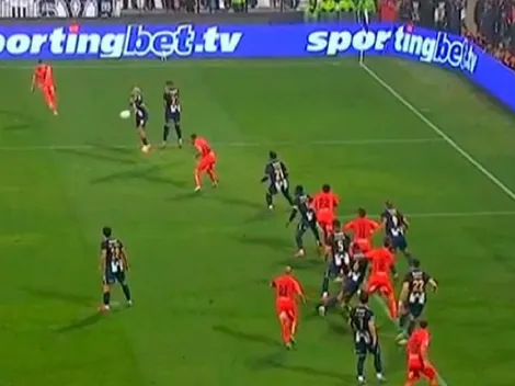 ¿Era penal? polémica mano no cobrada a favor de la U