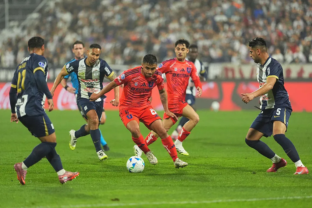 La U buscará la clasificación ante Alianza Lima en Coquimbo (Getty Images).