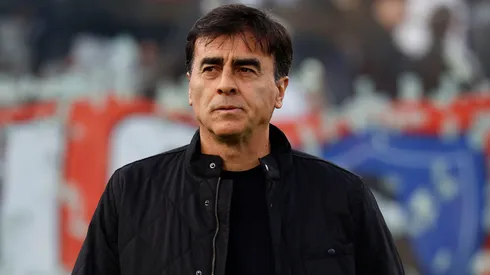 Gustavo Quinteros asume nuevo desafío en el fútbol aregntino. (Foto: Photosport)