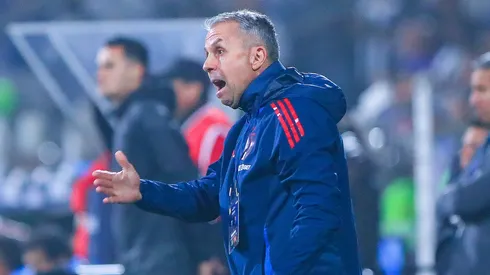 Gustavo Álvarez recibió críticas por utilizar equipo alternativo en Universidad de Chile ante Deportes La Serena. (Créditos: Photosport)