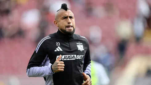 Arturo Vidal estaría viendo comprometida su titularidad en Colo Colo. (Foto: Javier Torres/Photosport)