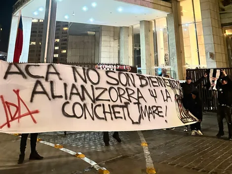 El particular recibimiento de los hinchas de la U a Alianza Lima