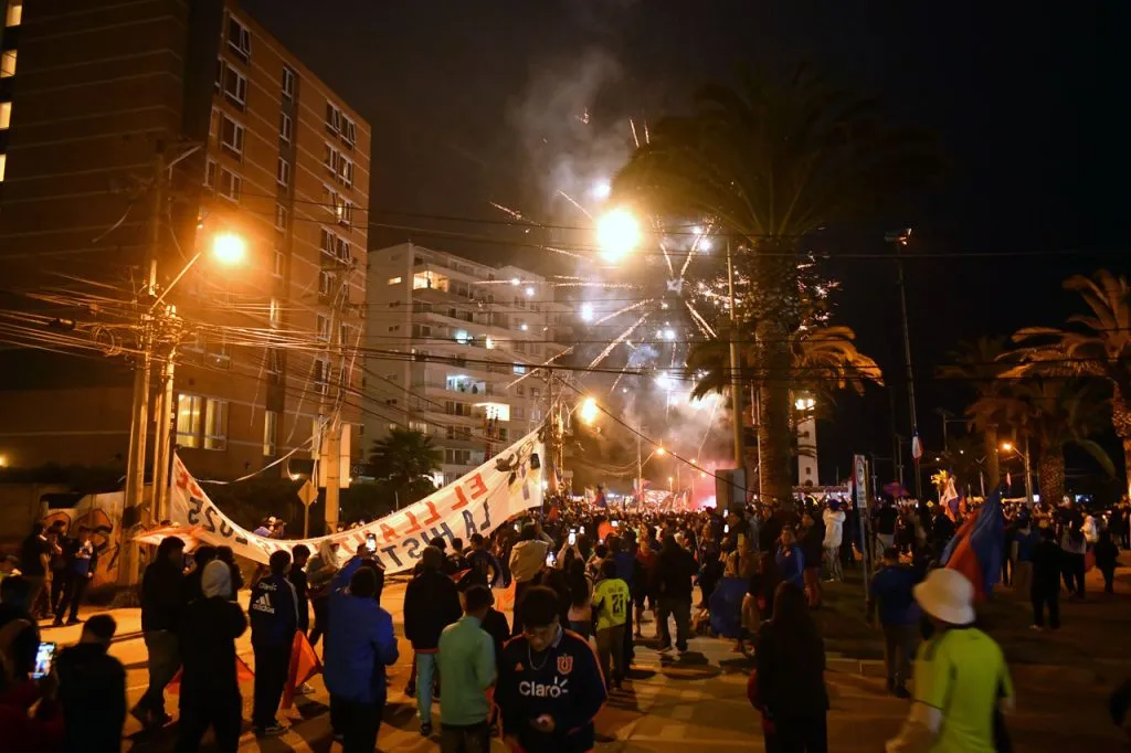El banderazo azul no pudo ser perfecto | Foto: Photosport