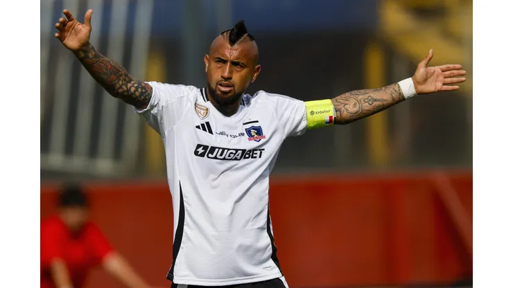 Arturo Vidal será titular en Colo Colo