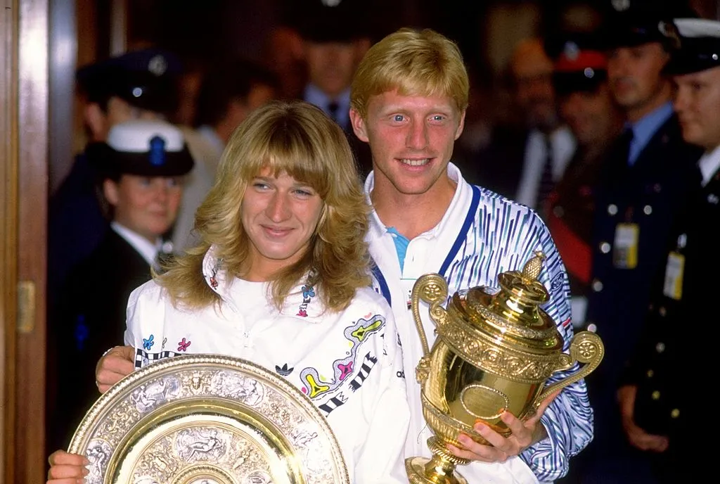 Boris Becker junto a Steffi Graf tras ganar Wimbledon en 1989 (Allsport).