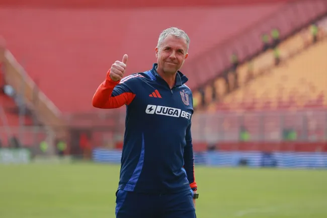 Comienza a surgir cierto nerviosismo por la continuidad de Álvarez |  FOTO: Javier Vergara/Photosport