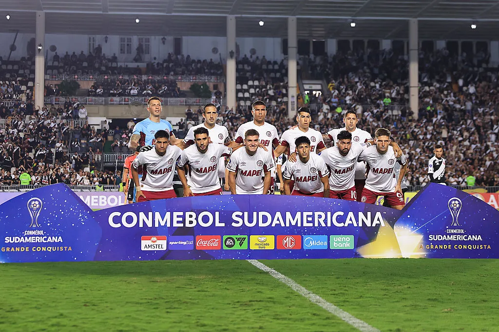 El costo total del plantel de Lanús es levemente superior al de la U (Getty Images).