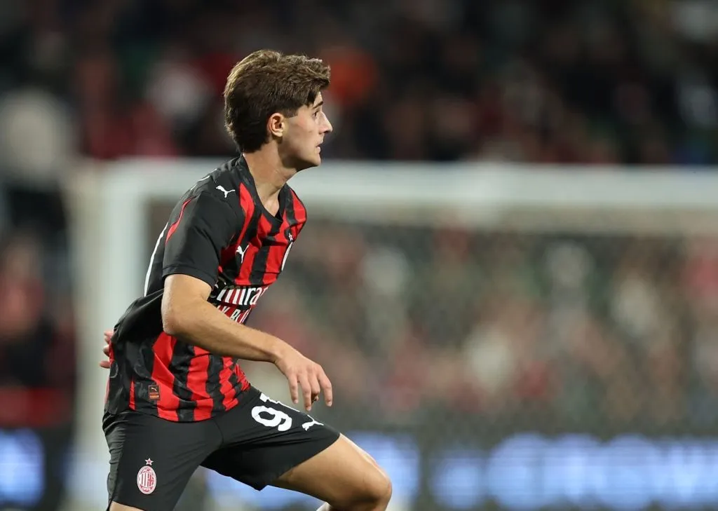 Mattia Liberali es una de las grandes promesas del poderoso Milan. Tiene solo 18 años. (Photo by AC Milan/AC Milan via Getty Images)