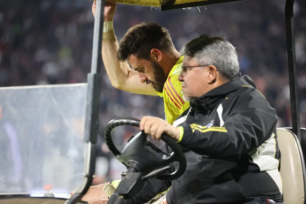 Fernando Ortíz explica que Fernando de Paul sintió molestias en su rodilla. (Foto: Photosport)