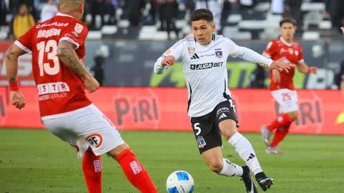 Víctor Felipe Méndez está contento con el triunfo de Colo Colo. (Foto: Photosport)