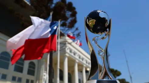 El trofeo que espera ser levantado por una selección en tierras chilenas (Foto: FIFA Oficial)