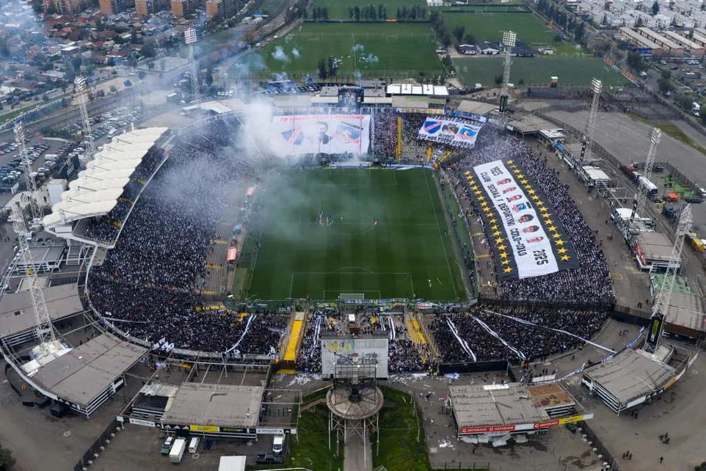 Colo Colo vendería su naming rights para costear su financiamiento (Photosport).