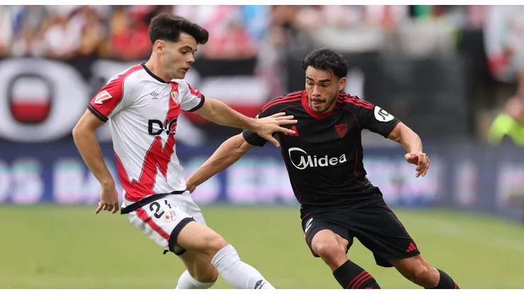 Un gol en los minutos finales le dio a Sevilla un triunfo clave en Vallecas.