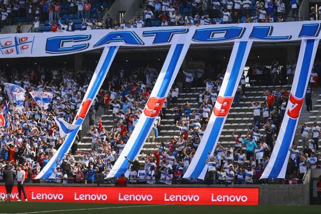 Patricio Toledo preocupó a todos los seguidores de Universidad Católica. (Créditos: Photosport)