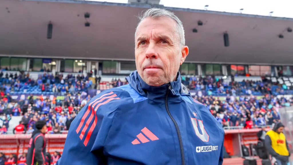 Gustavo Álvarez tiene contrato vigente con Universidad de Chile, pero ha sido vinculado a La Roja. (Photosport)