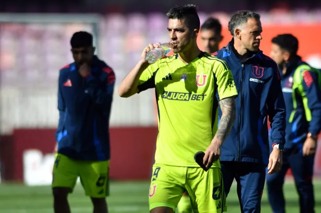 Leandro Fernández no ha logrado retomar su mejor versión en Universidad de Chile. (Créditos: Photosport)