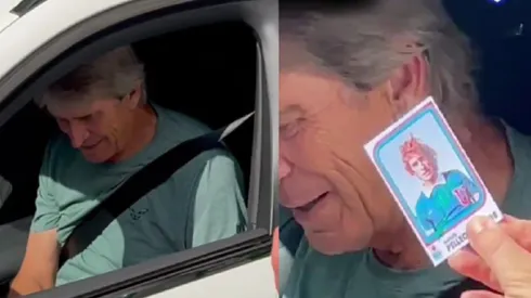 Pellegrini firmando una fotografía cuando jugaba en la U.